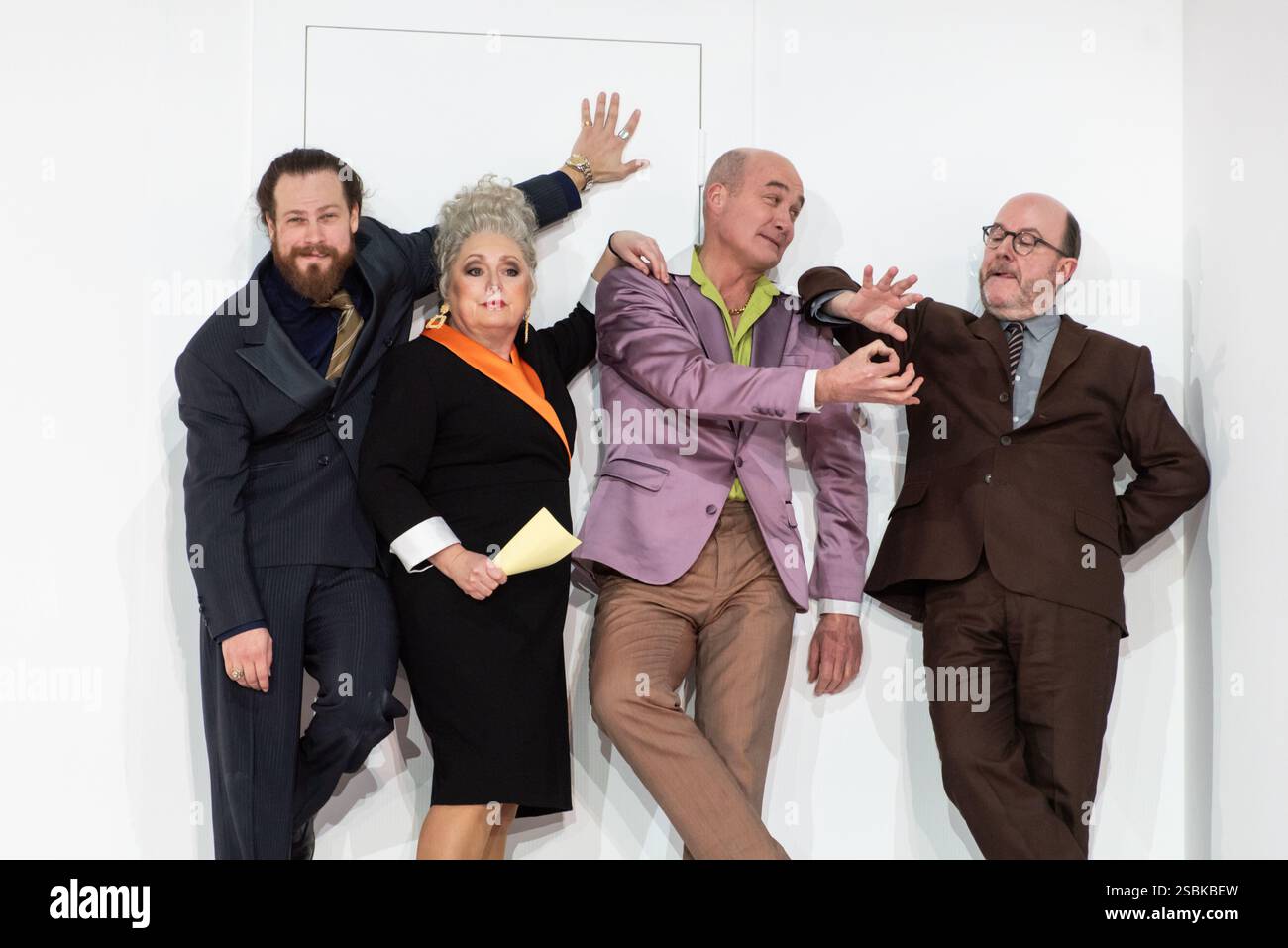 Londres, 3 février 2025, Cody Quattlebaum, Rebecca Evans, Hubert Francis, Neal Davies (G>R) in ENO le mariage de Figaro au London Coliseum, crédit : Lou Morris/Alamy Live News Banque D'Images