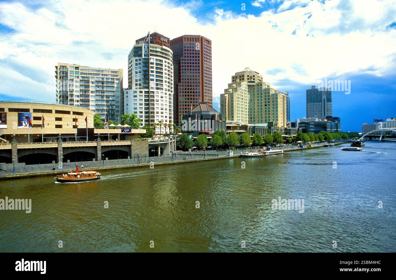 Yarra River, Melbourne City Skyline, Melbourne Australie, 2002 Banque D'Images