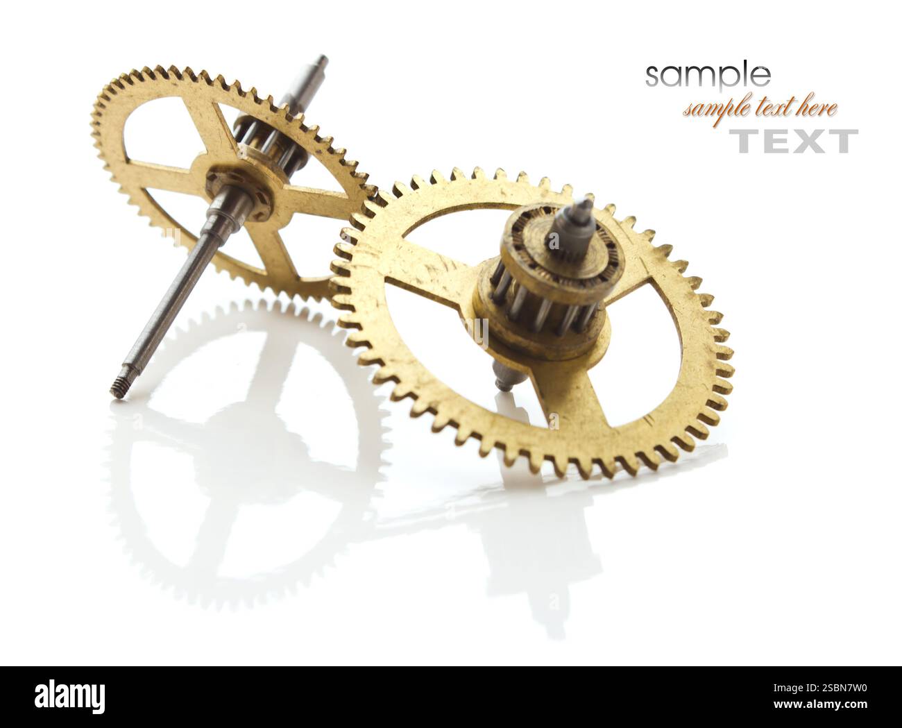 Vitesses de la vieille horloge isolé sur fond blanc avec la réflexion Banque D'Images