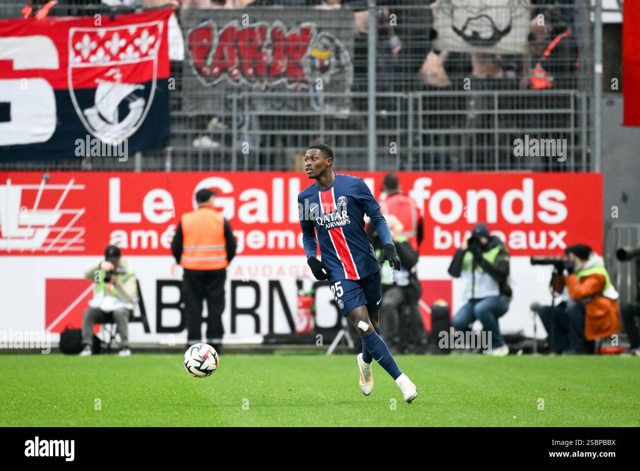 25 Nuno MENDES (psg) lors du match McDonald's de Ligue 1 entre Brest et Paris au stade Francis-le BLE le 1er février 2025 à Brest, France. (Photo Christophe Saidi/FEP/Icon Sport) Banque D'Images