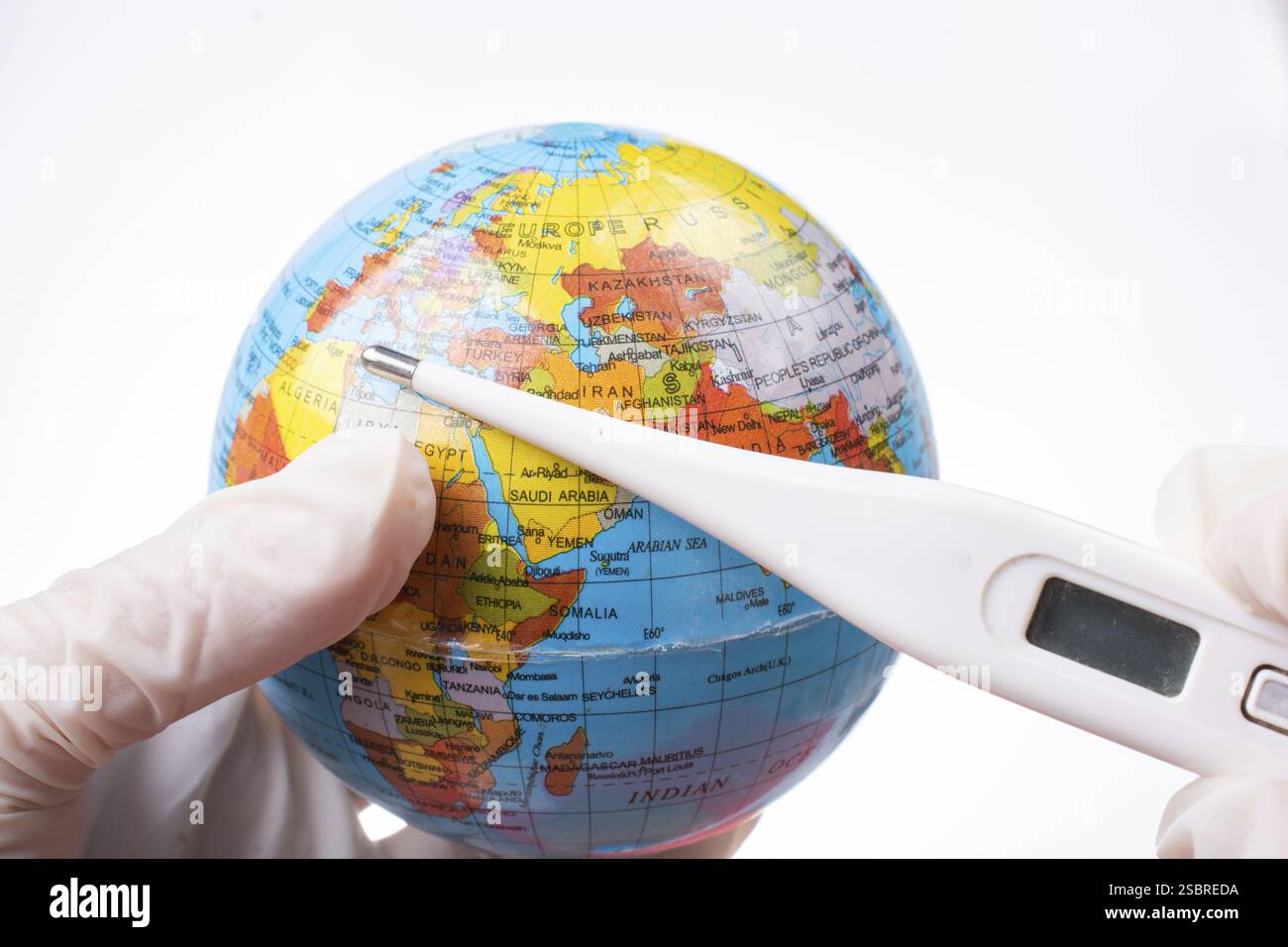 Thermomètre médical sur globe Global Warming concept Banque D'Images