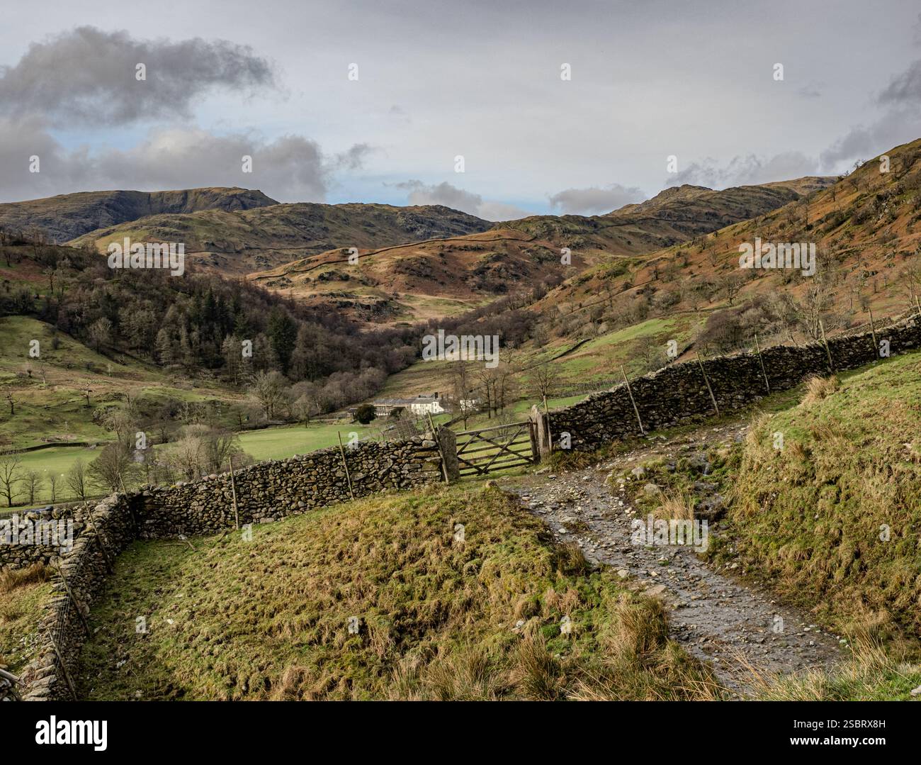 Sentier menant au Troutbeck Park Lake District Banque D'Images