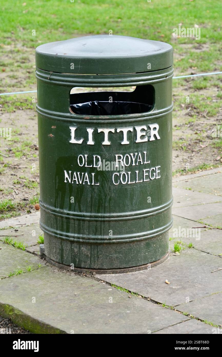 Bin à l'Old Royal Naval College, Greenwich. Banque D'Images