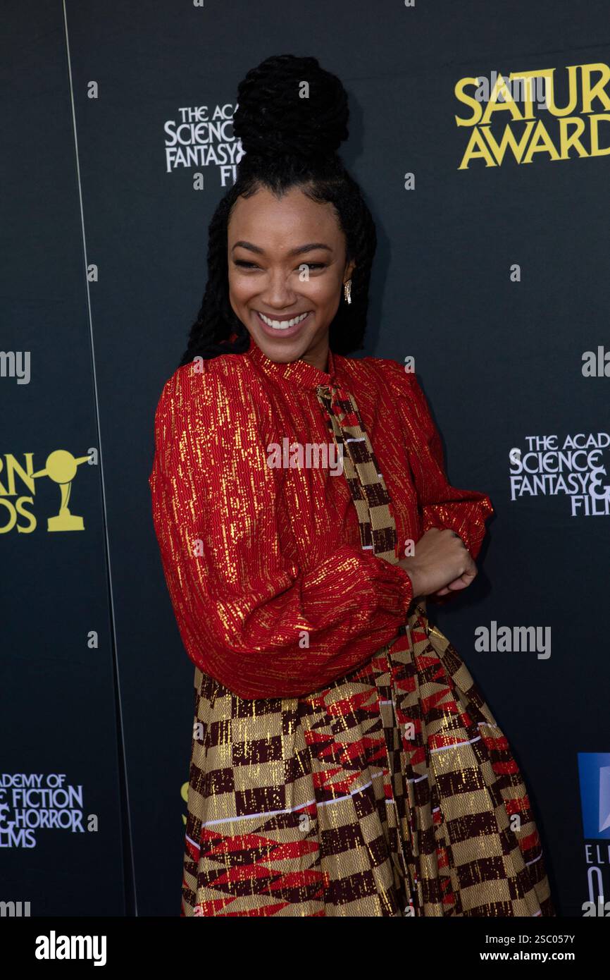 Sonequa Martin-Green assiste à la 52e cérémonie annuelle des Saturn Awards au Hilton Universal City Hotel le 02 février 2025 à Universal City, CA. Banque D'Images