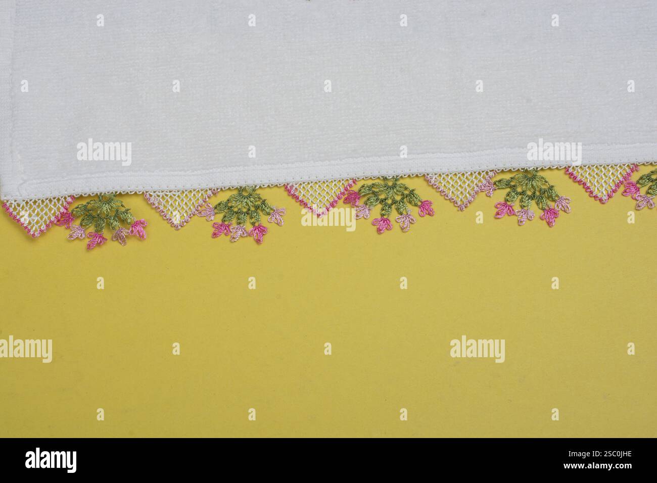 Aiguille de broderie travail turc avec les modèles d'ornement dentelle, détails, fleurs Banque D'Images