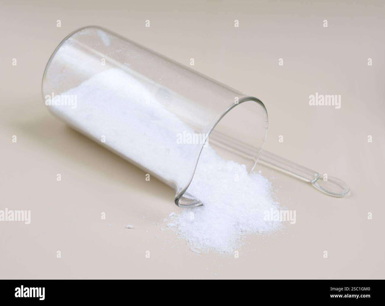 L'acide oxalique est un acide organique dont le nom systématique est l'acide éthanedioïque Banque D'Images