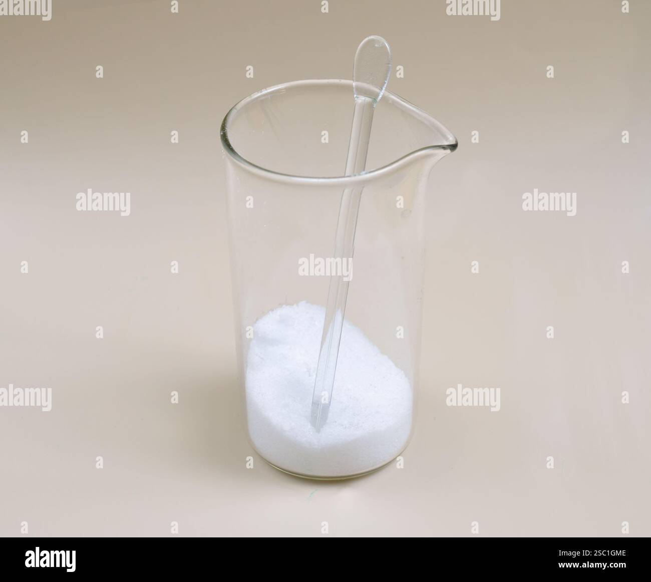 L'acide oxalique est un acide organique dont le nom systématique est l'acide éthanedioïque Banque D'Images