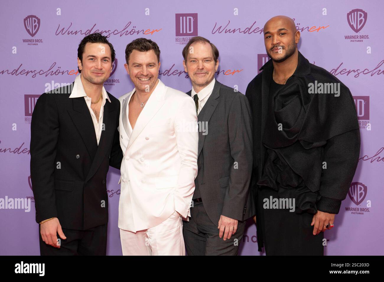 Samuel Schneider, Friedrich Mücke, Godehard Giese und Malick Bauer BEI der Weltpremiere des Kinofilms Wunderschöner im Zoo Palast. Berlin, 04.02.2025 *** Samuel Schneider, Friedrich Mücke, Godehard Giese et Malick Bauer lors de la première mondiale du film Wunderschöner au Zoo Palast Berlin, 04 02 2025 Foto:XJ.xKnowlesx/xFuturexImagex wunderschoener_5296 Banque D'Images
