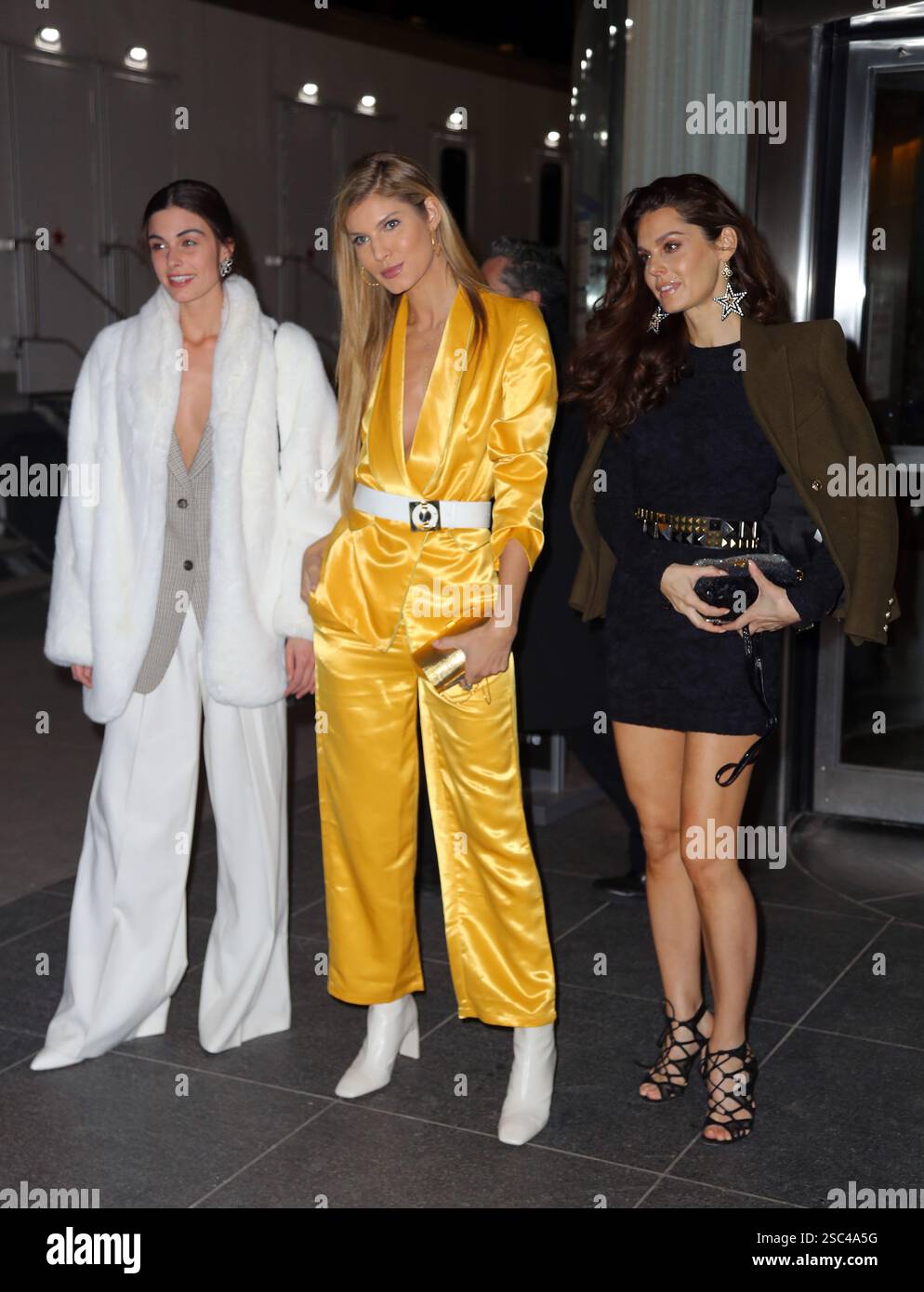 Mariah Strongin (G) et Ashley Haas (C) assistaient à la première de 'Gloria Bell' au Museum of Modern Art le 4 mars 2019 à New York Banque D'Images