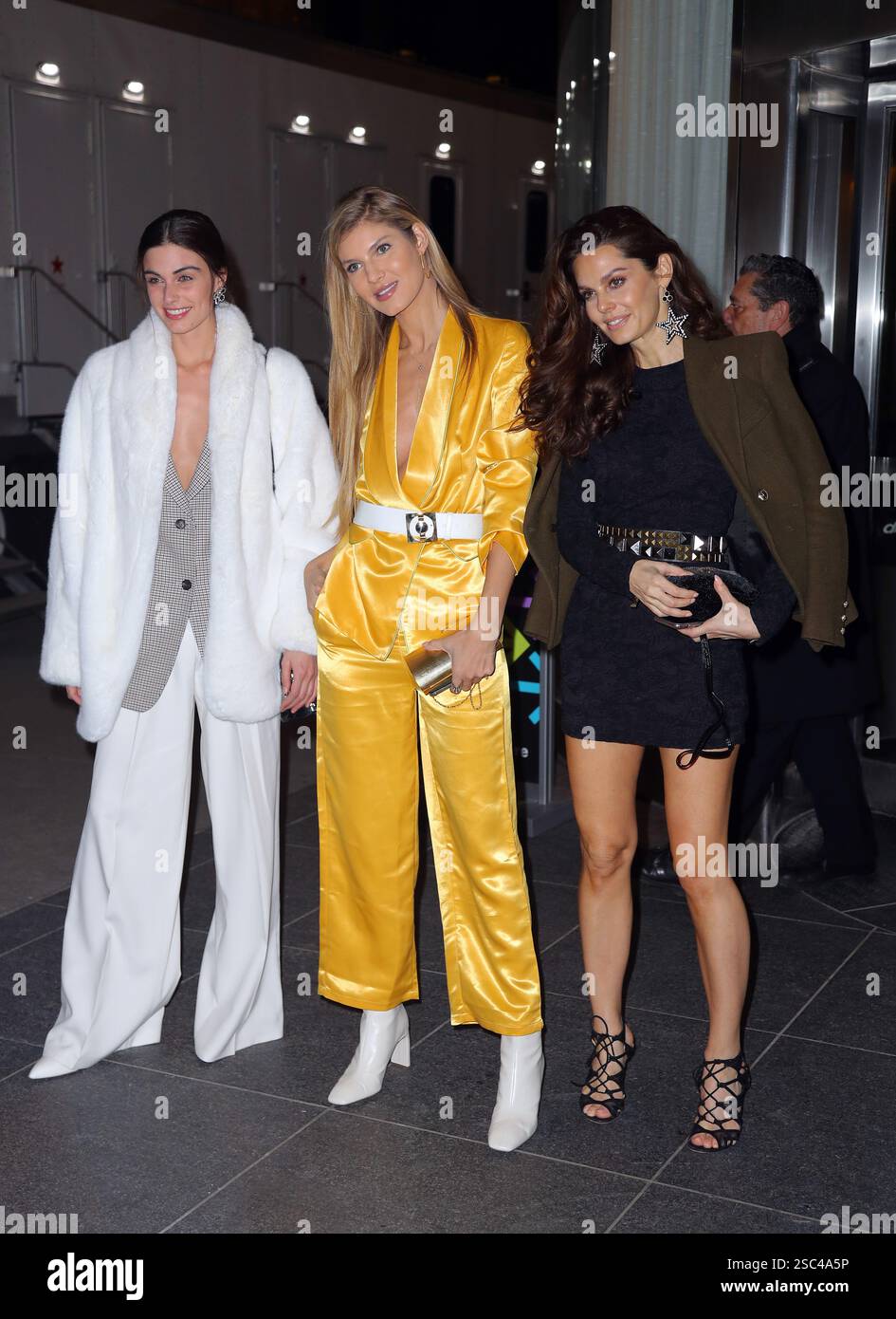 Mariah Strongin (G) et Ashley Haas (C) assistaient à la première de 'Gloria Bell' au Museum of Modern Art le 4 mars 2019 à New York Banque D'Images