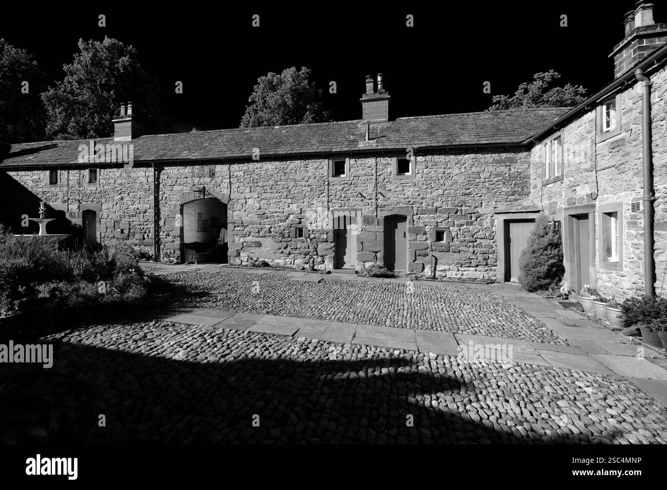 Vue de St Annes Hospital et Alms Houses, Boroughgate, Appleby à West Moorland, Westmorland et Furness, Cumbria, Angleterre, Royaume-Uni Banque D'Images