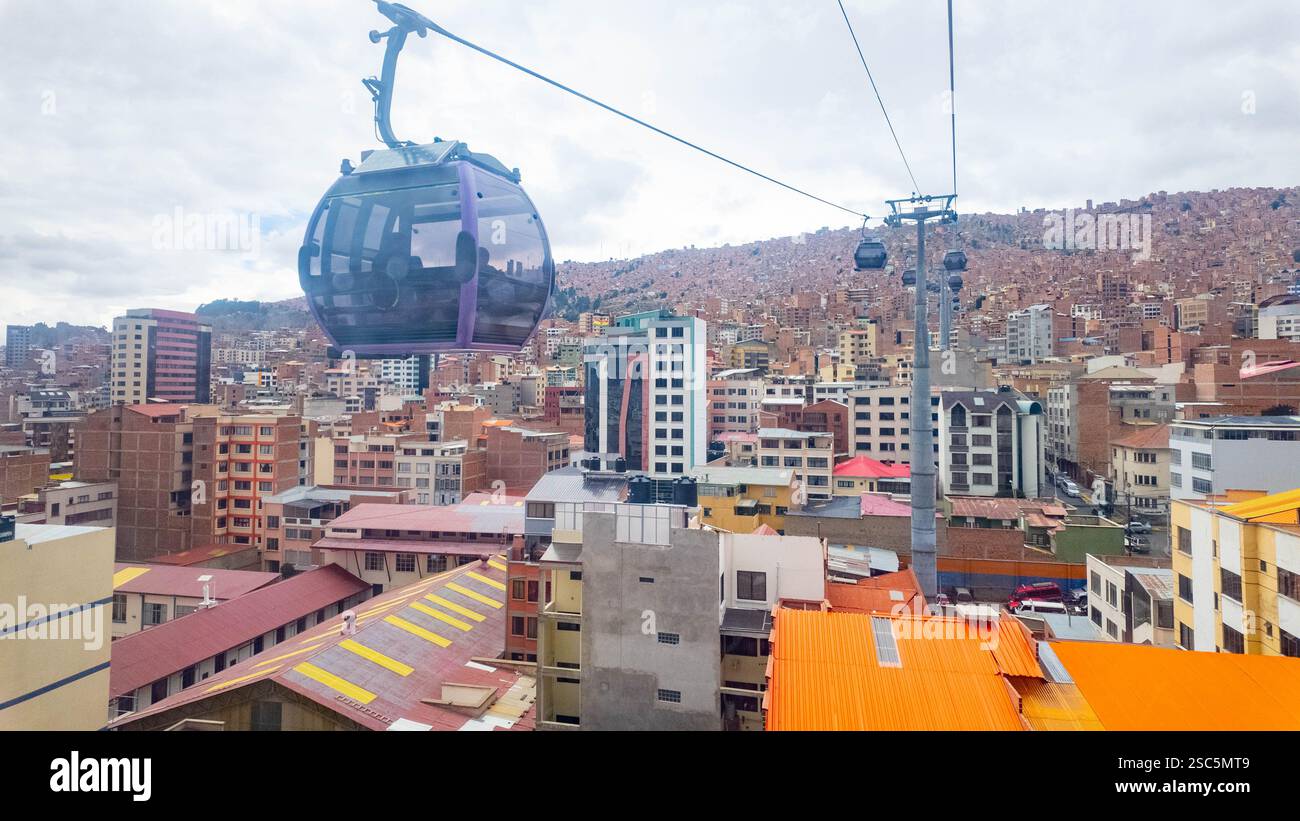 Vue de la ville de la Paz Bolivie depuis le système de transport par téléphérique Banque D'Images