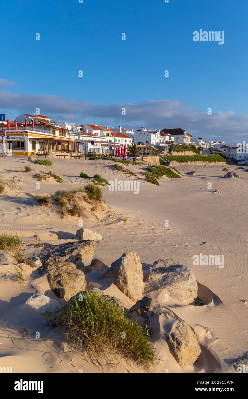Portugal, région d'Oeste, Baleal, chambres d'hôtes et cafés sur l'île de North Beach (Praia Baleal Norte) Banque D'Images