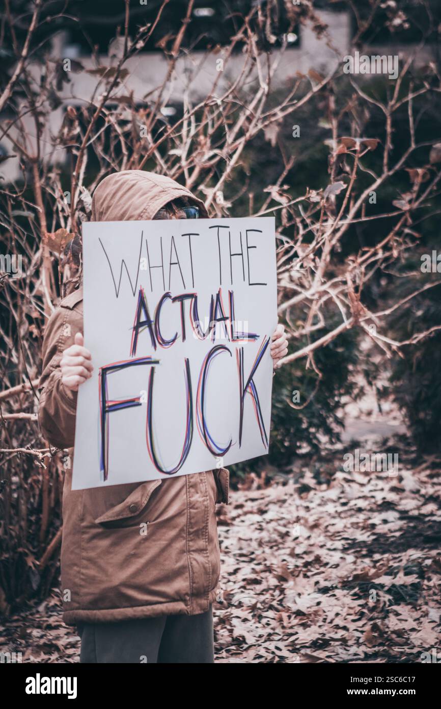 Richmond va, États-Unis, 5 février 2025, les portails anti Trump se rassemblent au Capitole à Richmond pour s'opposer aux politiques du président Trump, crédit : Ben Lahoussine/Alamy Live News Banque D'Images