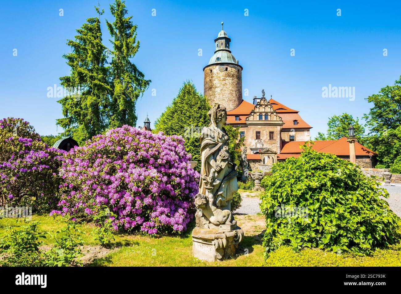 Vue sur le vieux beau château de Czocha en été, basse Silésie, Pologne Banque D'Images