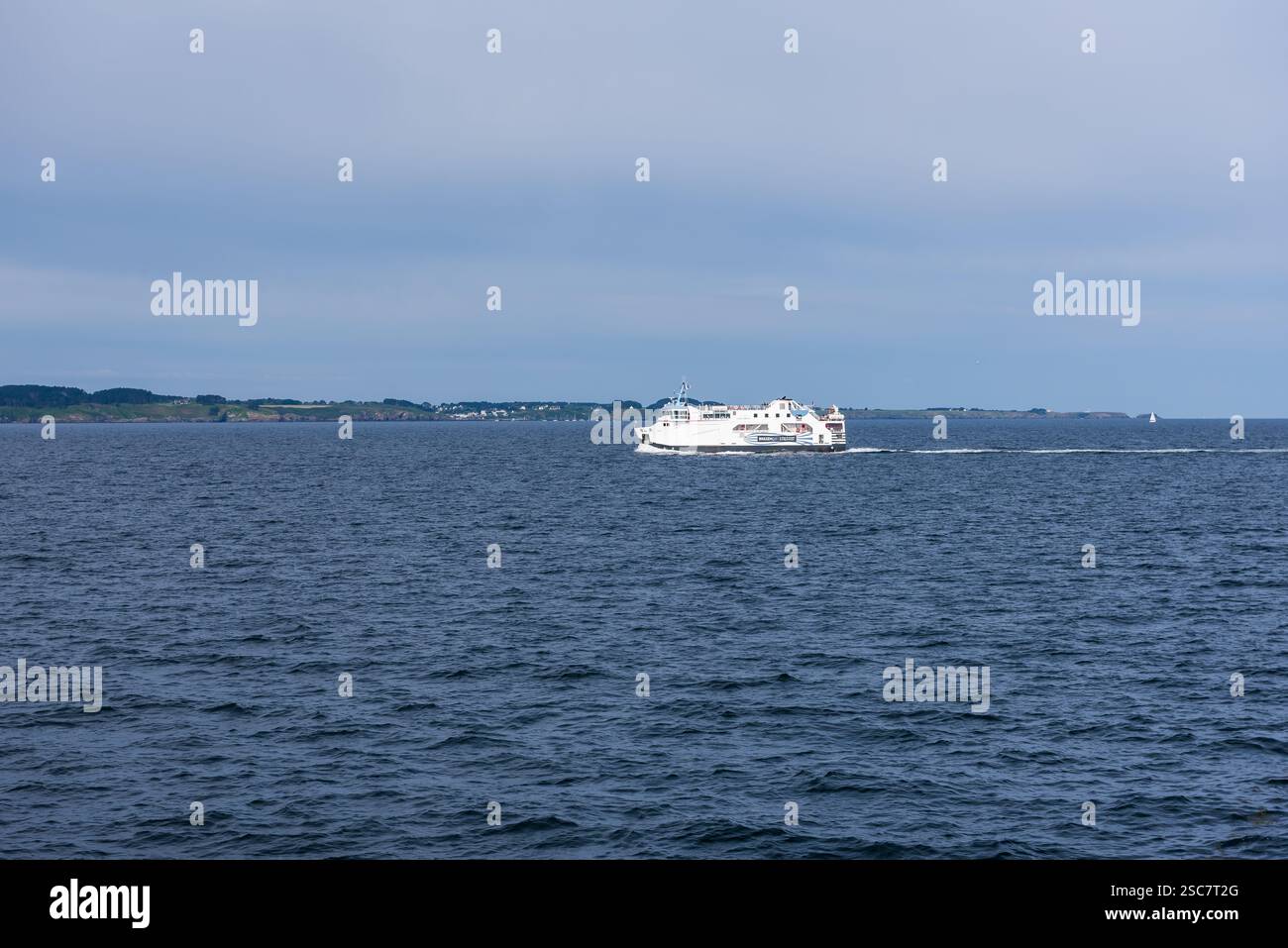 Un des ferries Breizhgo entre le Palais sur l'île de belle-Île-en-mer et le port de Quiberon Banque D'Images