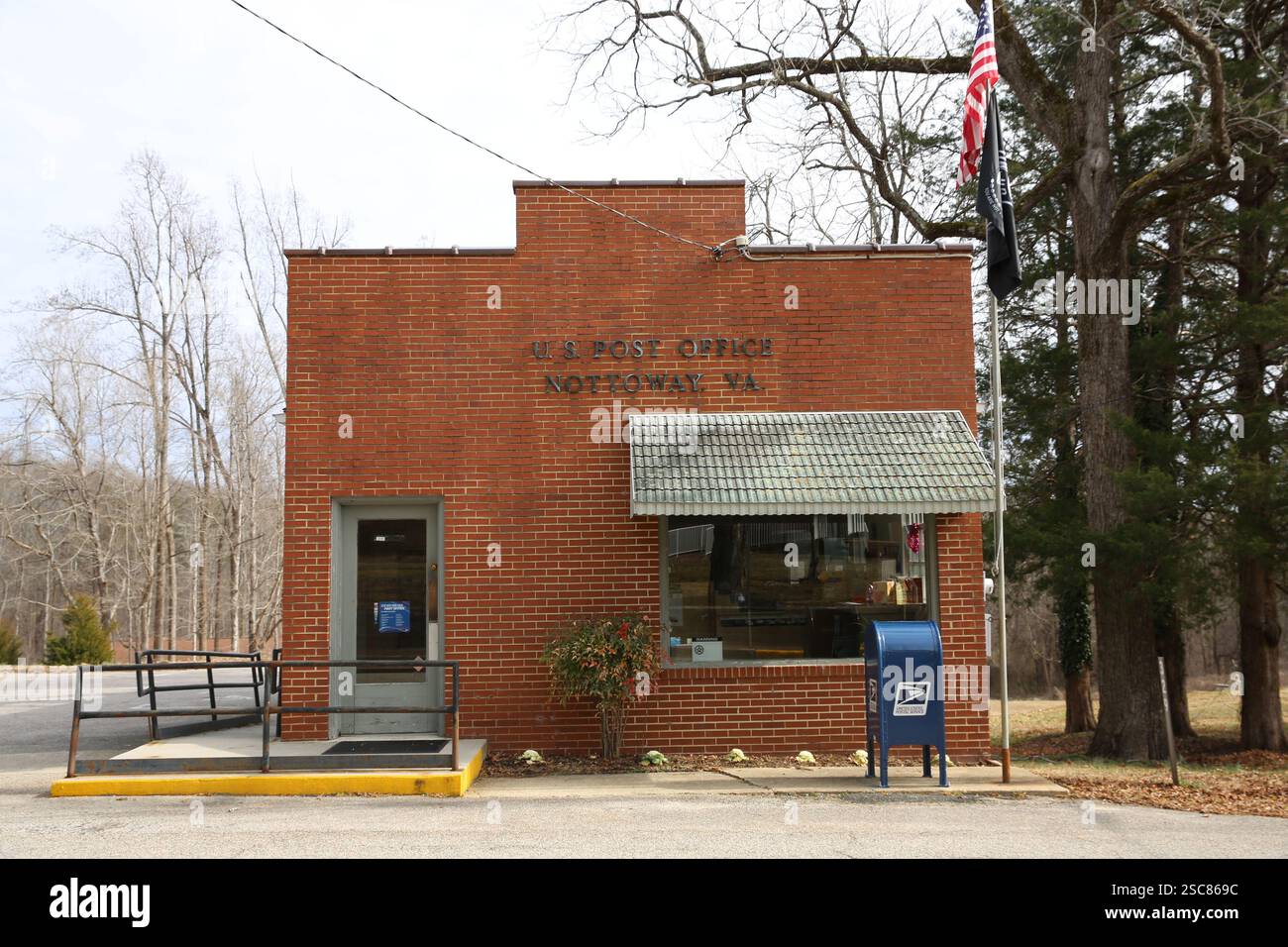 Petit bureau de poste rural dans le comté de Nottoway, Virginie. Banque D'Images