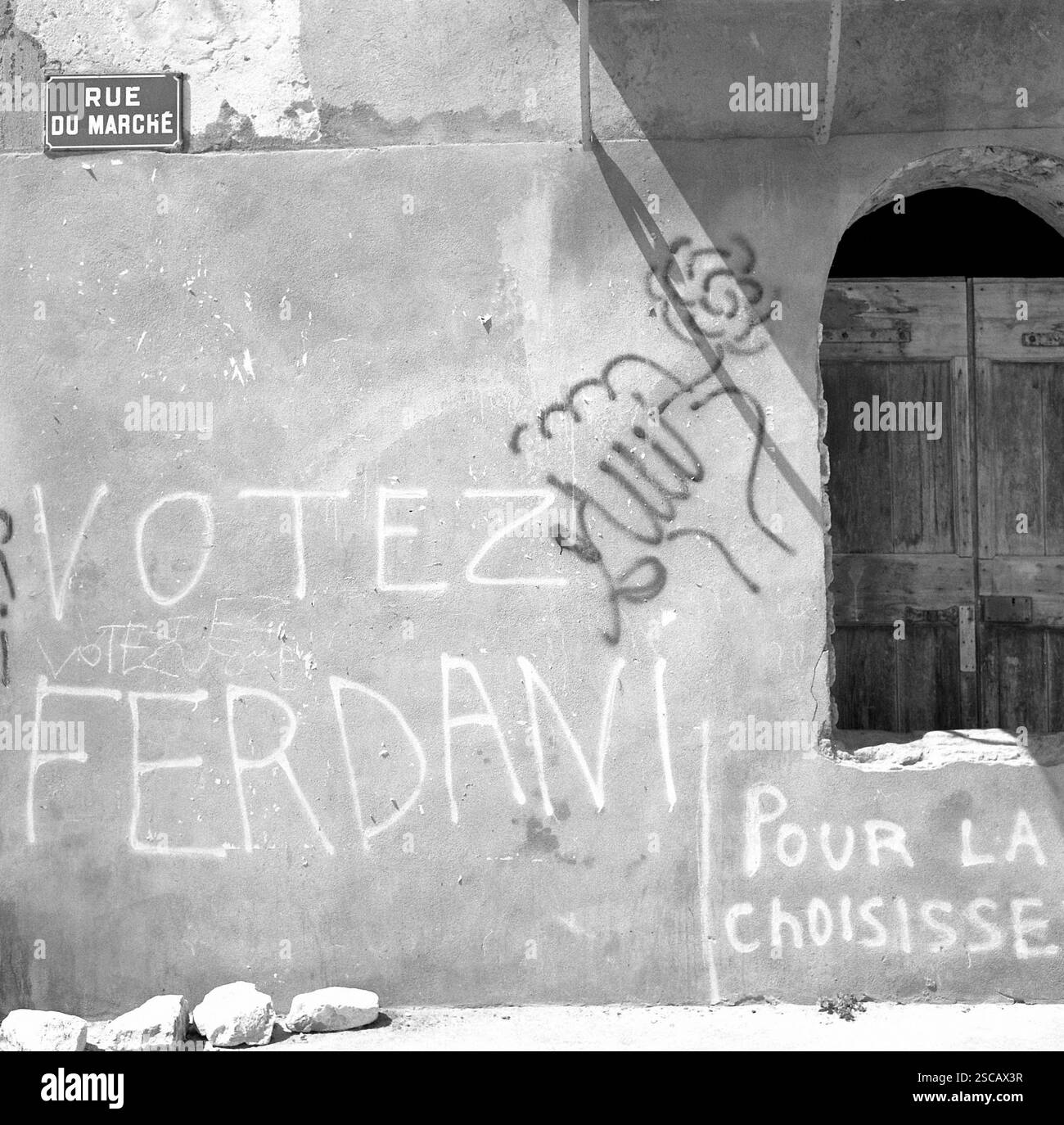 Devises Mur Panneau de signalisation de l'île du sud Banque d'images noir et blanc ...