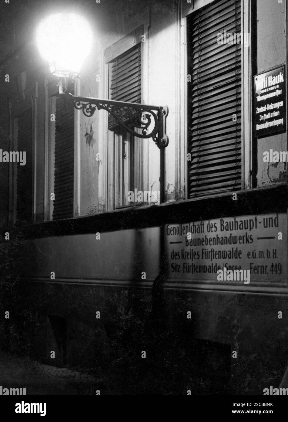 La lumière à la rue dans la rue Frankfurter/Fuerstenwalde Spree. Banque D'Images