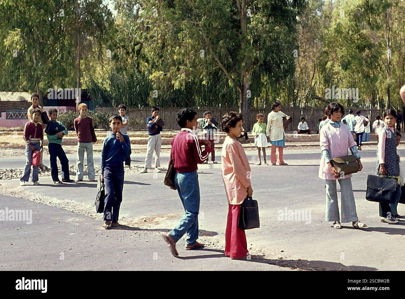 Les élèves de Sidi Kacem au Maroc. Banque D'Images