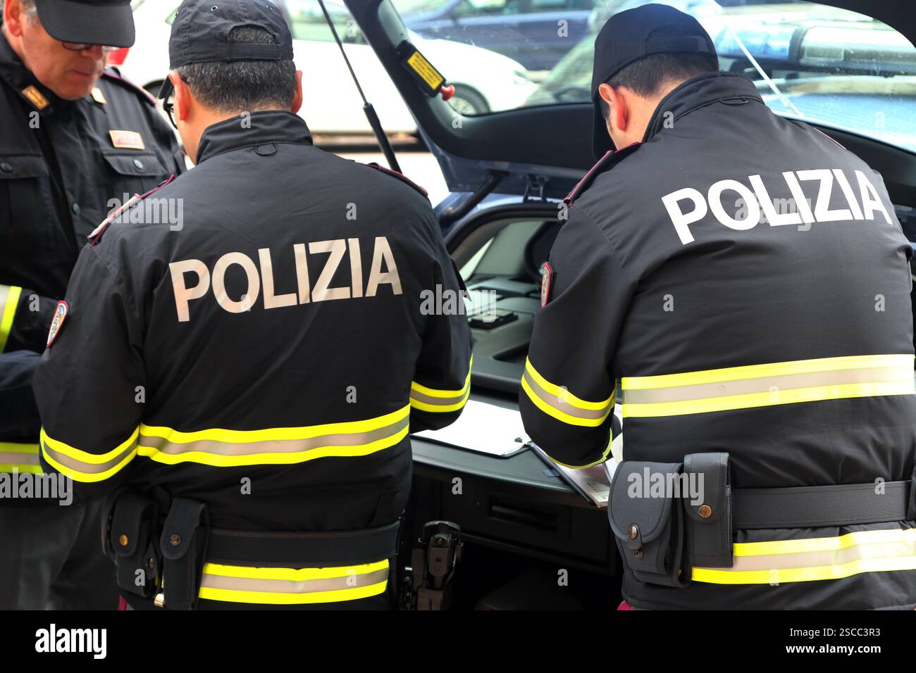 Officier de police d'État italien de Polizia Stradale en service Banque D'Images