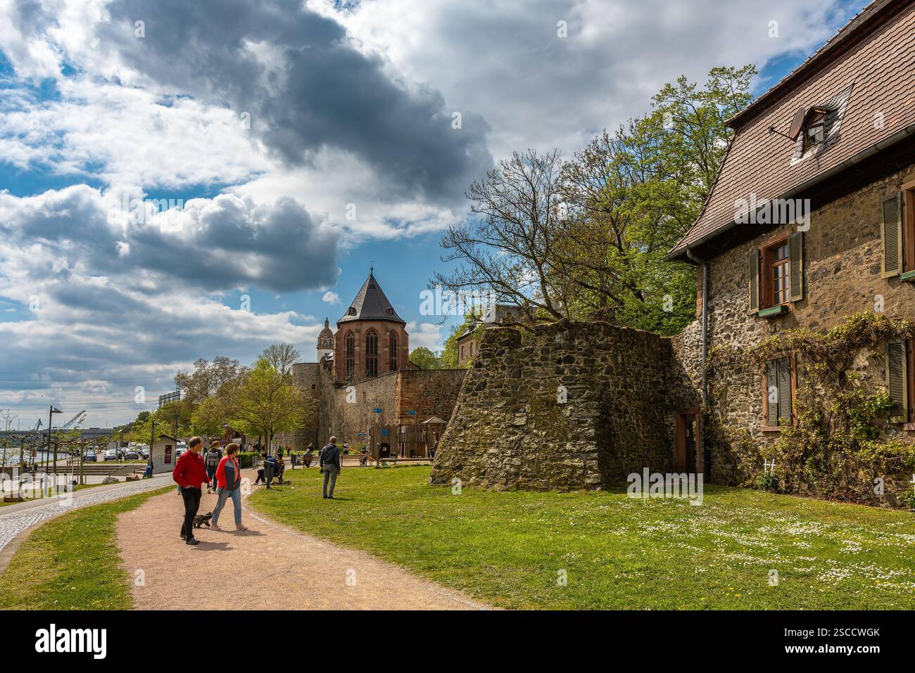 Bâtiment historique sur les rives du main à Francfort-Hoechst Banque D'Images