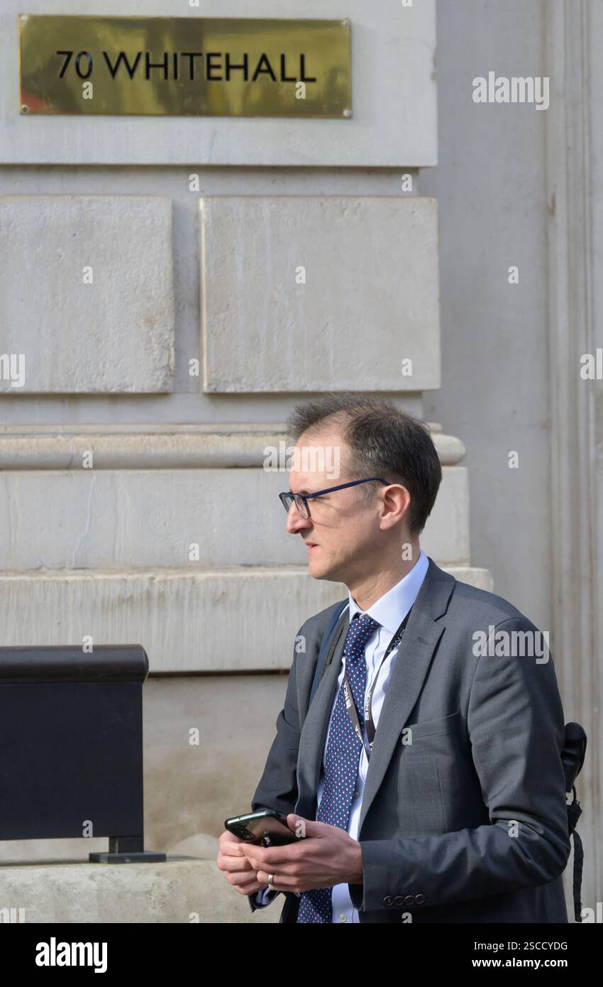 Graeme Biggar CBE - Directeur général de l'Agence nationale de lutte contre le crime (ANC) depuis 2021 - devant le Bureau du Cabinet à Whitehall, février 2025. Banque D'Images