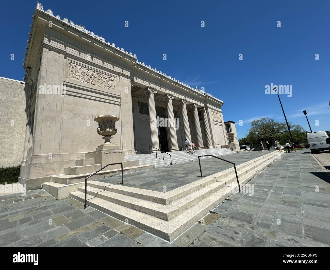 Musée d'art de la Nouvelle-Orléans (noma), présentant son architecture néoclassique et ses colonnes élégantes dans City Park, la Nouvelle-Orléans Banque D'Images