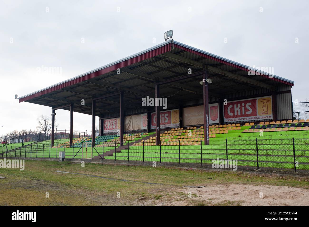 Stadion CKiS-u w Pruszczu Gdańskim - MKS Czarni Pruszcz Gdański Banque D'Images