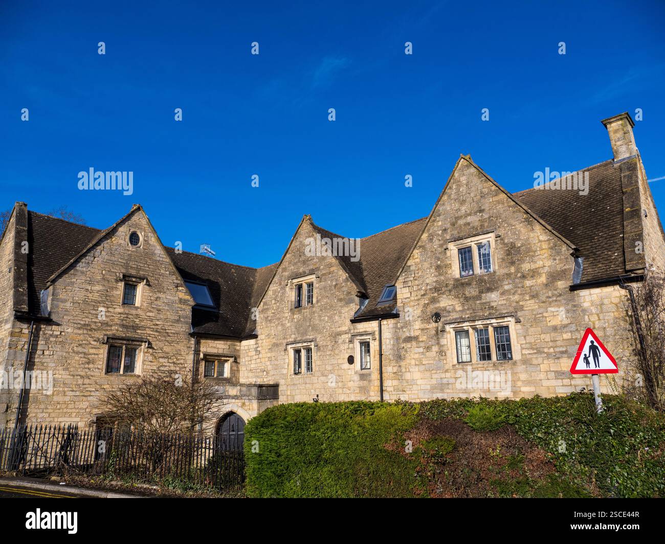 Stone Building, Typical Cotswold Building, Church court Care Centre, Assisted Living, Stroud, Gloucestershire, Angleterre, UK, GB. Banque D'Images