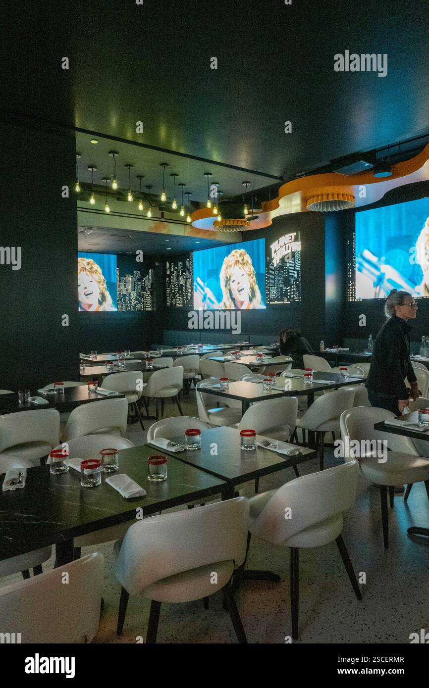 'Planet Hollywood' est un restaurant/bar à thème situé sur W. 42nd à Times Square, 2025, New York City, États-Unis Banque D'Images