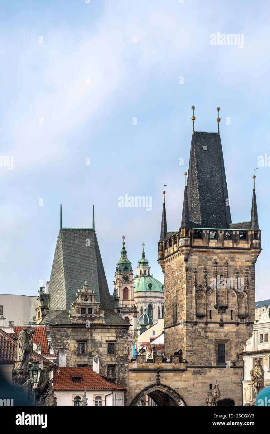Historique gothique médiéval Château et église de Prague, équipés Cathédrale Vitus, Pont Charles, horloge astronomique, Basilique de tous George, UNESCO c Banque D'Images
