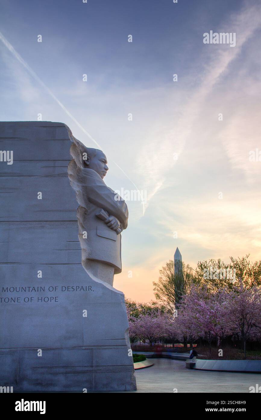 Martin Luther King, Jr. Memorial, lever de soleil, reflétant l'espoir et le désespoir. Banque D'Images