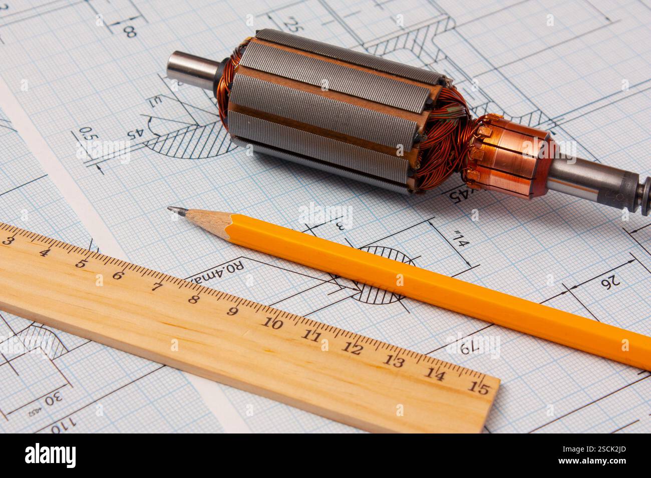 composants électriques et outils de mesure de papeterie contre les dessins Banque D'Images