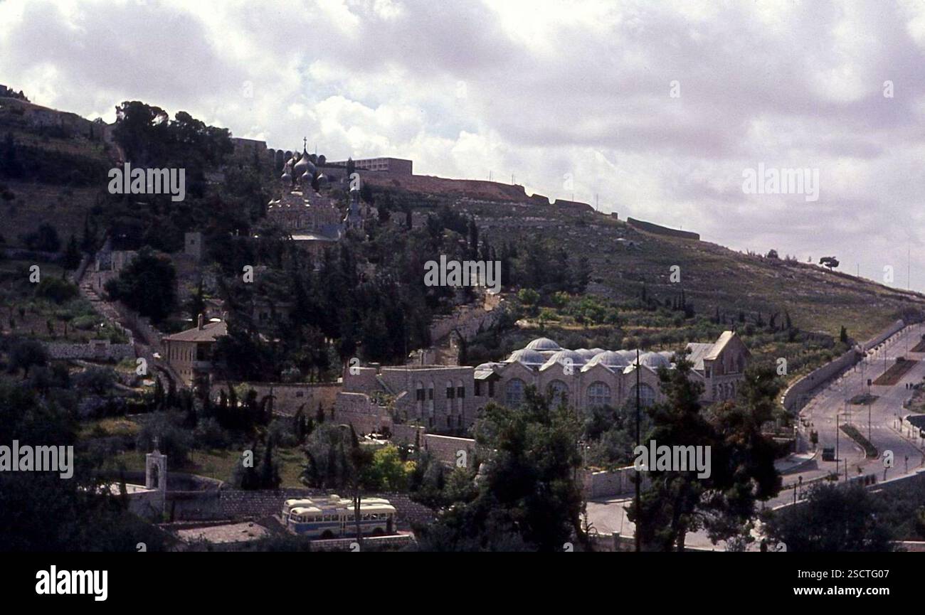 L'église de Gethsémani et l'église de Marie-Madeleine sur le Mont des oliviers à Jérusalem. [traduction automatique] Banque D'Images