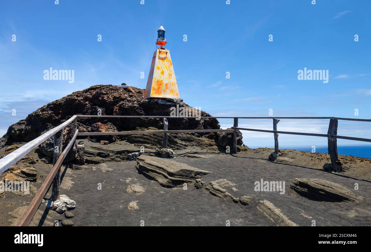 Phare au sommet de l'île de Bartolomé Banque D'Images