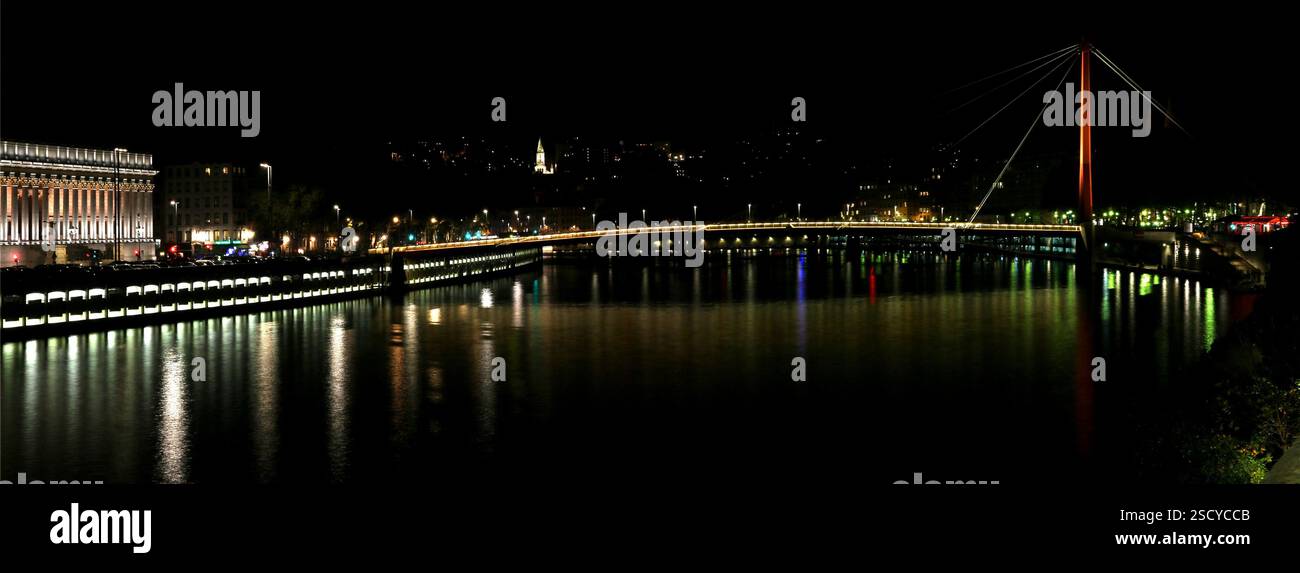 Vue générale du Rhône à Lyon et de la colline de Fourvière. Banque D'Images