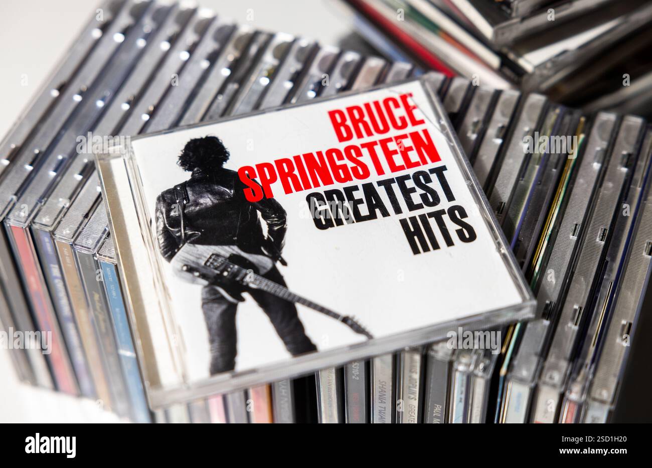 Album CD, Bruce Springsteen, Greatest hits, entre autres CD`s. Banque D'Images Album CD, Bruce Springsteen, Greatest hits, entre autres CD`s. Banque D'Images