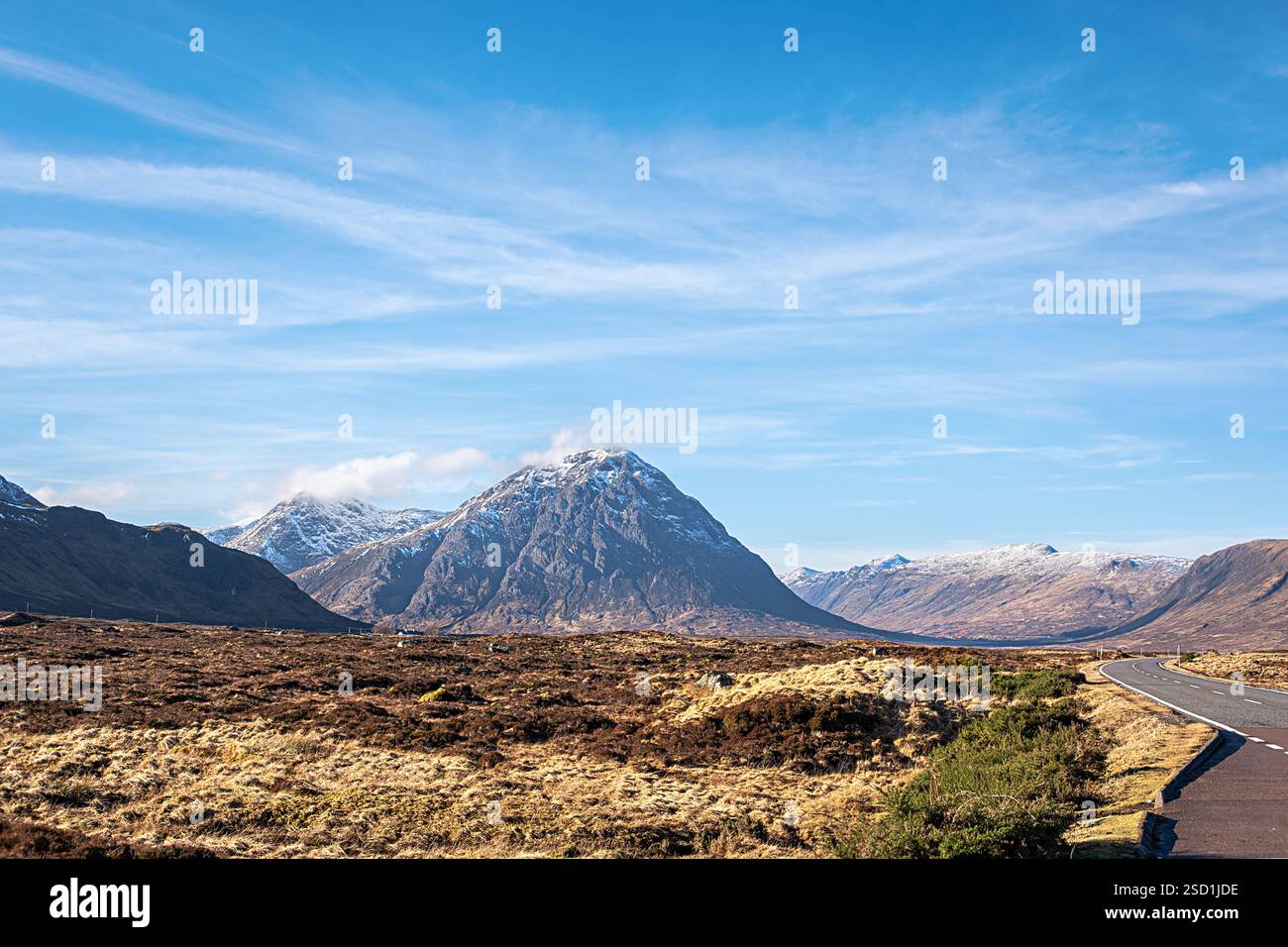 Photographie de paysage de montagne Buachaille Etive Mor, Glencoe, Écosse, Royaume-Uni, hiver, neige sur le sommet de la montagne, randonnée, vallée, point de vue, pittoresque, r Banque D'Images