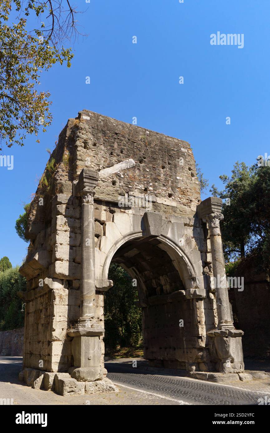 Arche de Drusus (Arco di Druso), une ancienne arche sur la via Appia (voie Appienne) juste derrière Porta San Sebastiano à Rome, Italie Banque D'Images