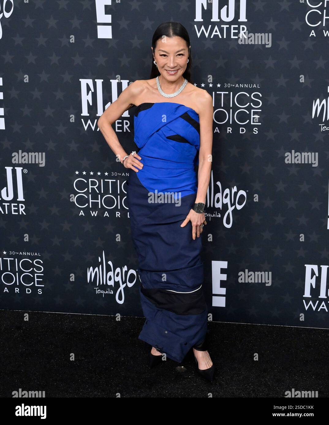 Santa Monica, États-Unis. 07 février 2025. Michelle Yeoh assiste à la 30e cérémonie annuelle des Critics' Choice Awards au Barker Hanger à Santa Monica, Californie, le vendredi 7 février 2025. Photo de Jim Ruymen/UPI. Crédit : UPI/Alamy Live News Banque D'Images