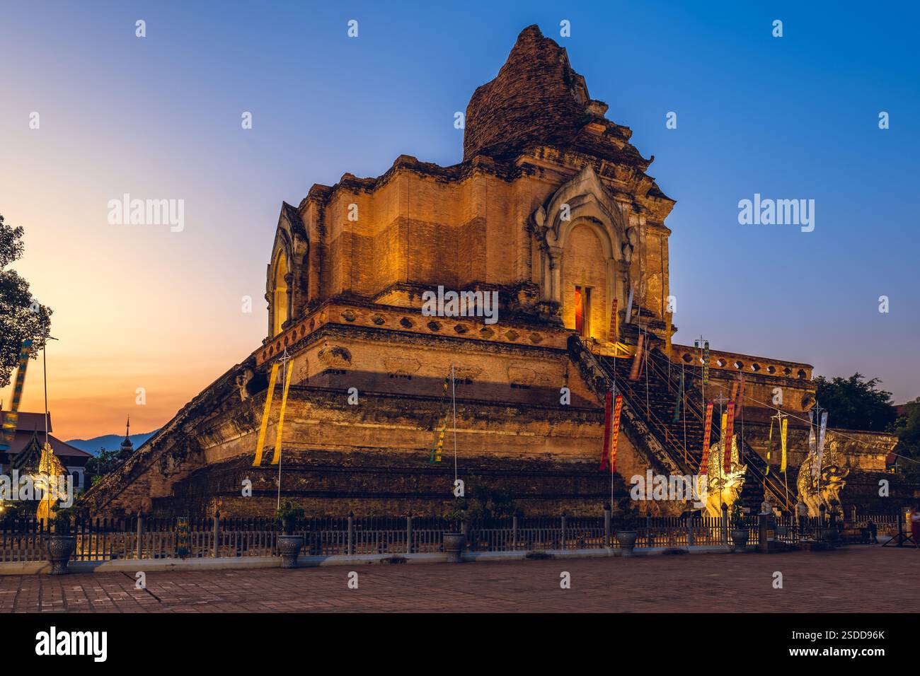 Chedi Luang stupa dans le centre historique de Chiang Mai, Thaïlande Banque D'Images