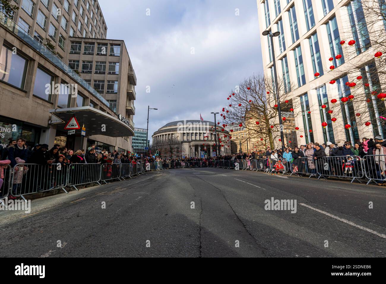 Les gens se sont rassemblés pour le nouvel an lunaire à Manchester Royaume-Uni Banque D'Images