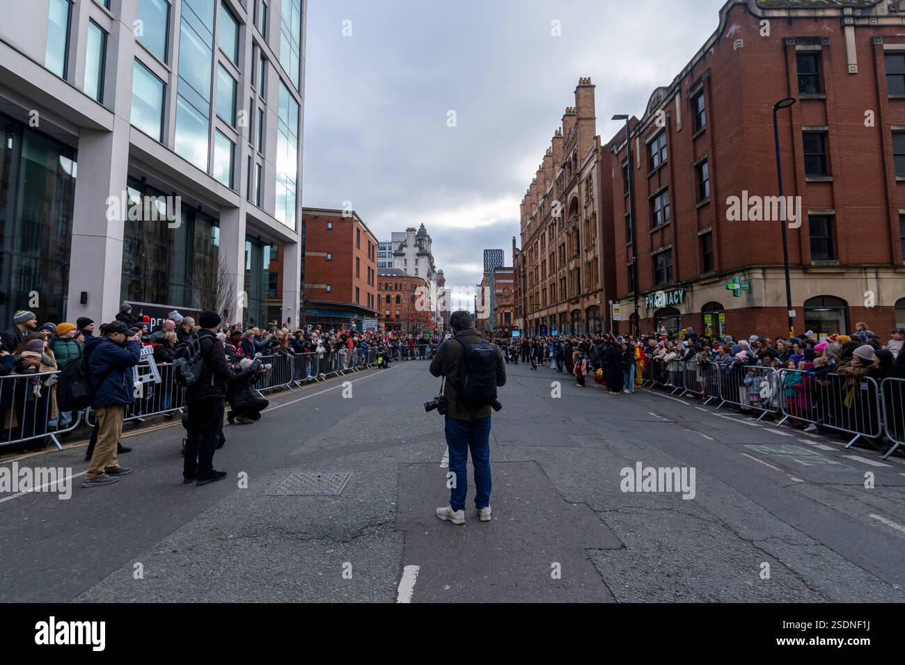 Les gens se sont rassemblés pour le nouvel an lunaire à Manchester Royaume-Uni Banque D'Images
