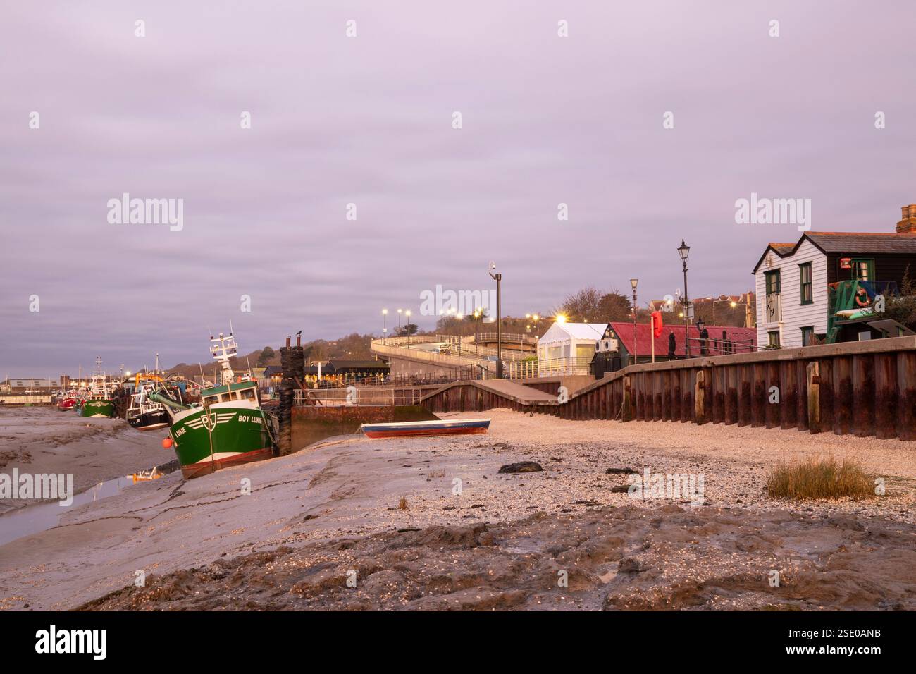 Aube à Old Leigh, Leigh-on-Sea, Essex, Angleterre, Royaume-Uni par un froid matin d'hiver Banque D'Images