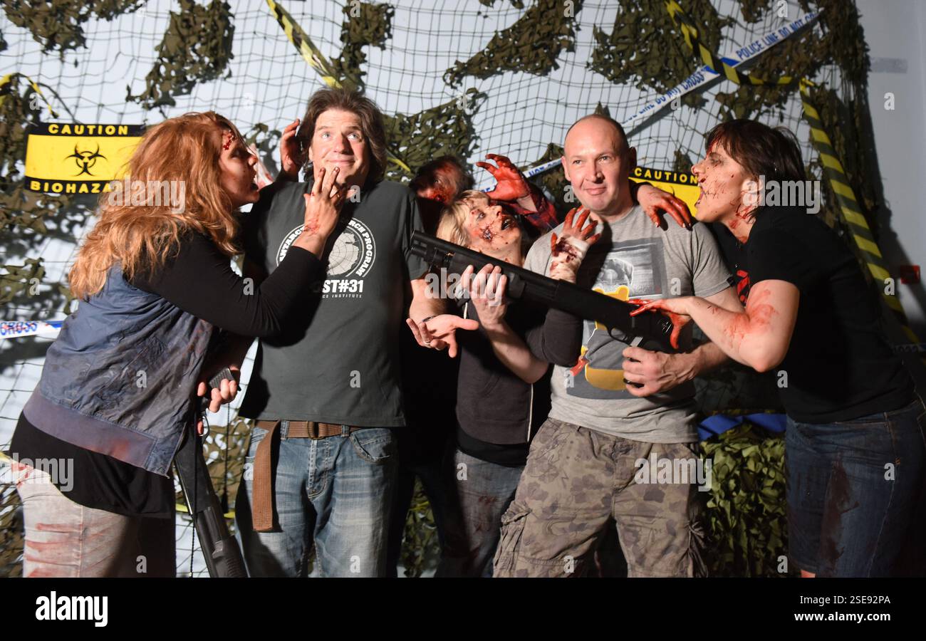 Charlie Adlard, artiste de bande dessinée britannique, connu pour son travail sur des livres tels que The Walking Dead et Savage. À Infinity & Beyond, Shrewsbury, Shropshire Banque D'Images