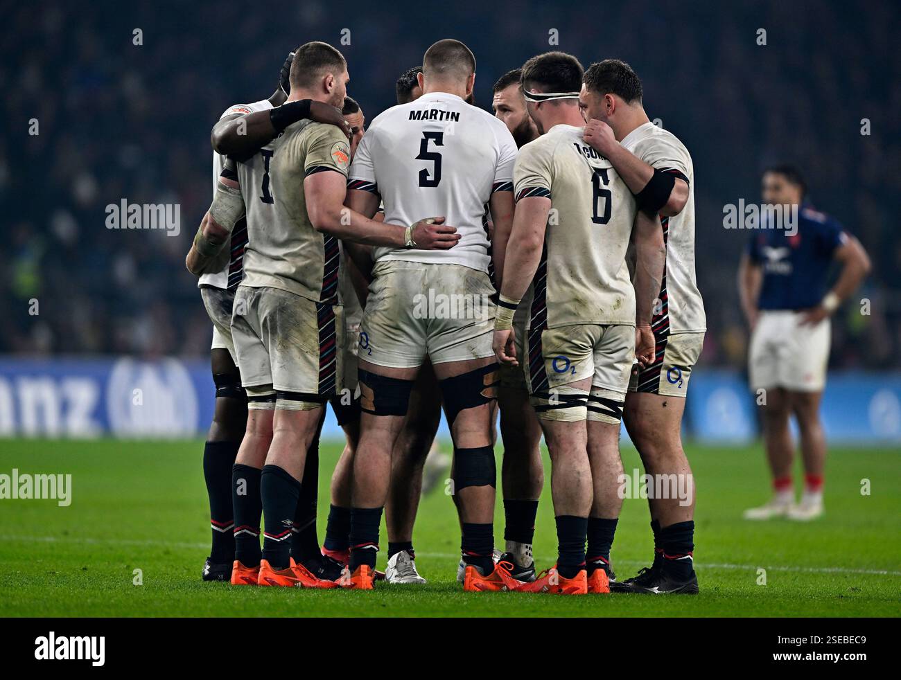Twickenham, Royaume-Uni. 08th Feb, 2025. Guinness homme 6 Nations. Angleterre V France. Allianz Stadium. Twickenham. Les attaquants de l'Angleterre se caucent lors du match de rugby Angleterre V France Guinness 6 Nations pour hommes. Crédit : Sport in Pictures/Alamy Live News Banque D'Images