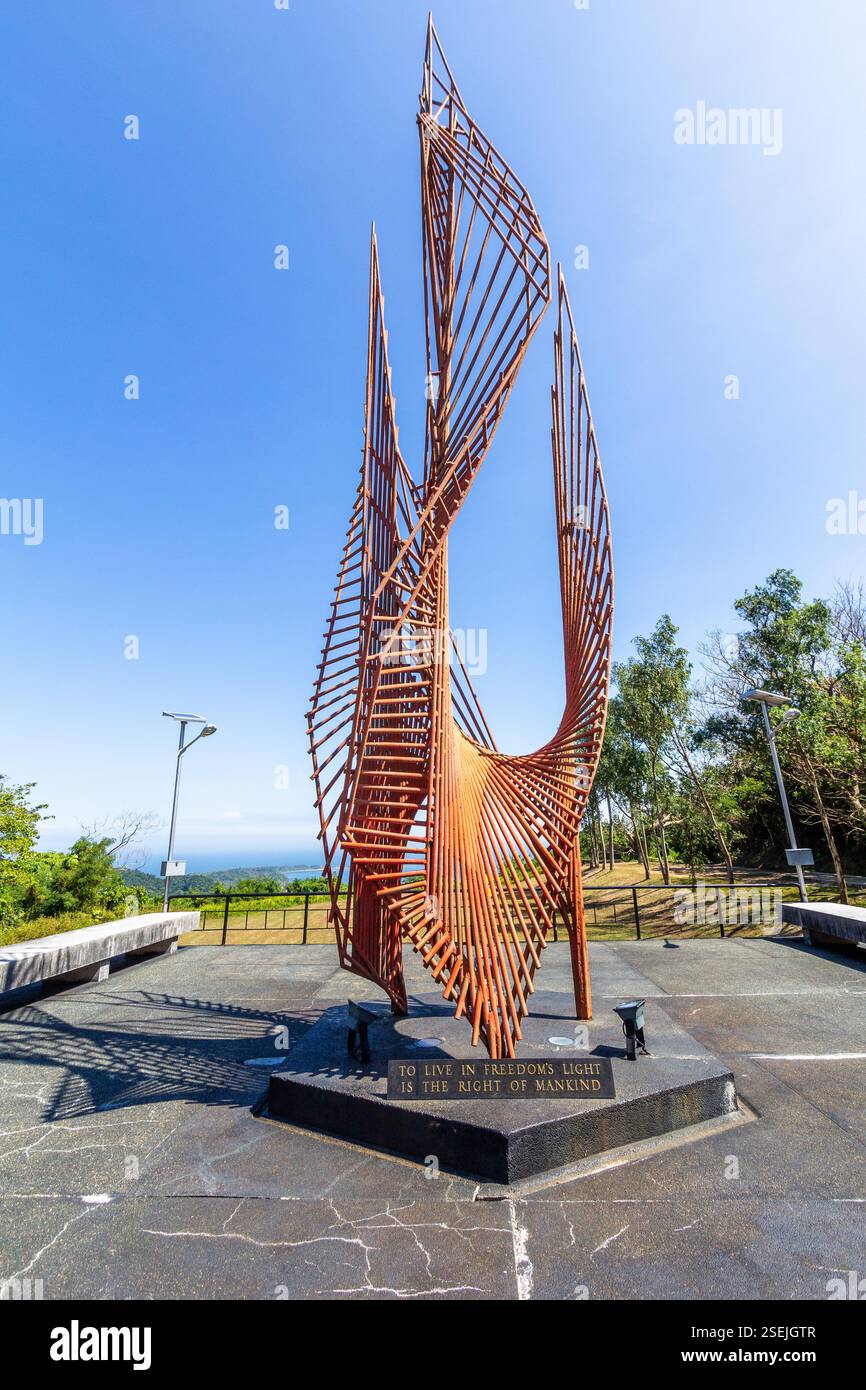 Sculpture en acier Eternal Flame of Freedom mémorial de guerre symbolisant la liberté et la liberté sur l'île de Corregidor Philippines Banque D'Images