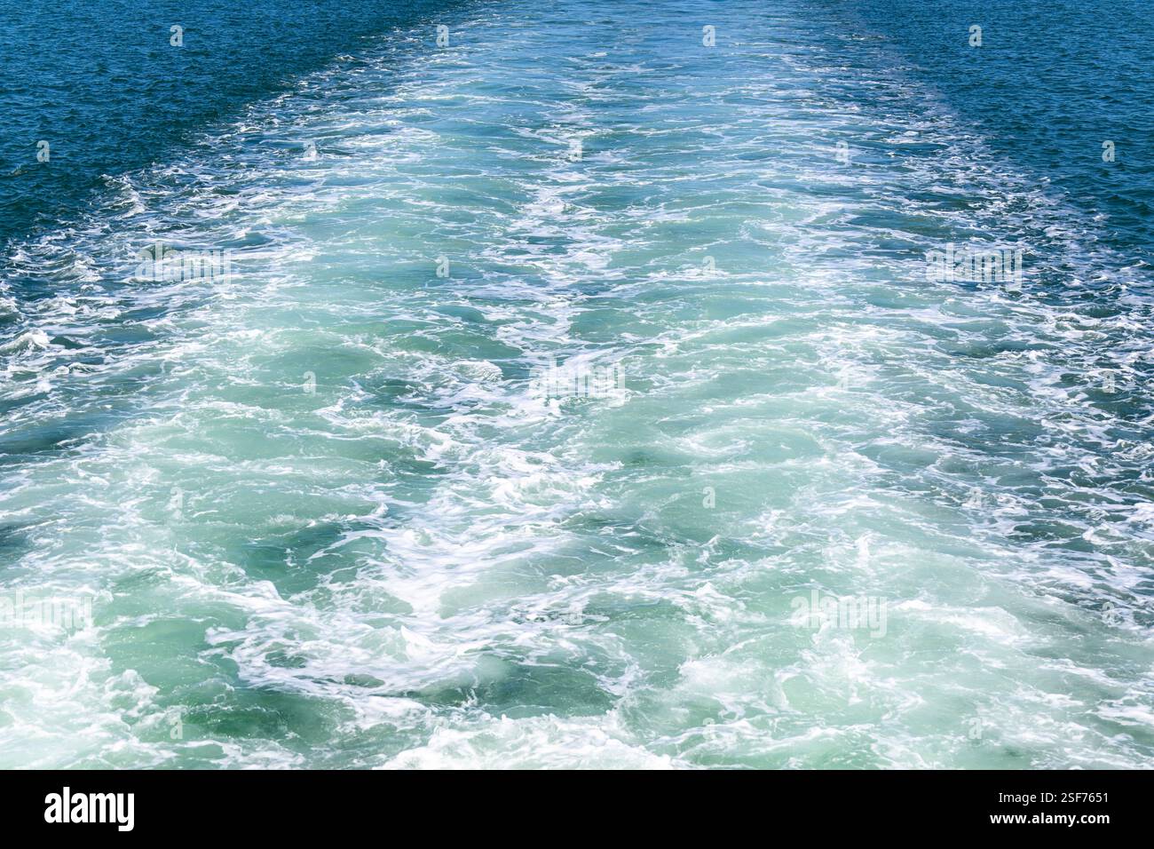 bateau bateau ferry sillage, derrière départ voyage au revoir, mer mer mer mer mer vacances vacances Banque D'Images