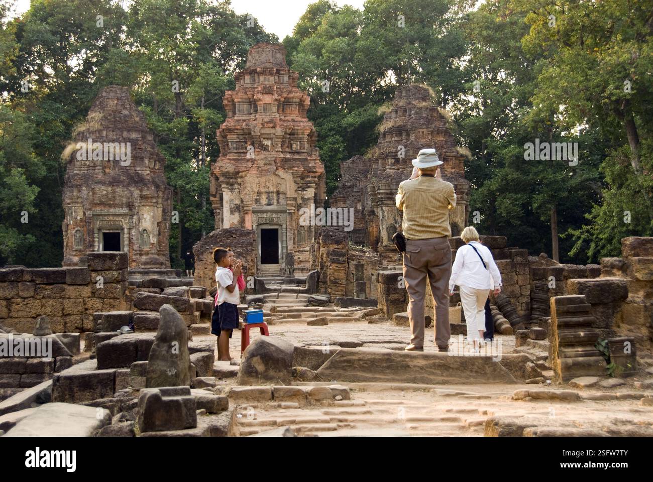 Preah Ko, le premier temple construit à Hariharalaya (aujourd'hui Roluos), près des temples d'Angkor, Cambodge. Banque D'Images